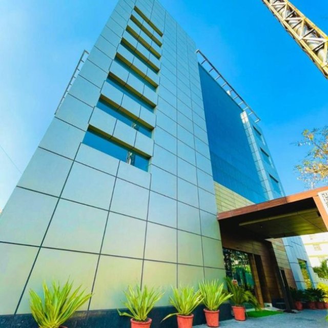 Best hotels rooms booking in Noida
