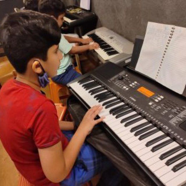 Keyboard classes in Matunga